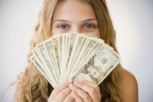 К чему снятся бумажные деньги женщине