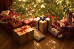 Идеи новогодних подарков для дома, которые не разорят банк 