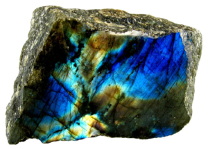 Какими свойствами обладает камень лабрадорит? Кому из знаков зодиака подходит этот самоцвет?