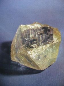 Вкрапления природного алмаза